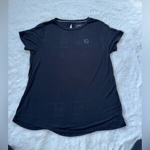 Itworks confidence label black tee